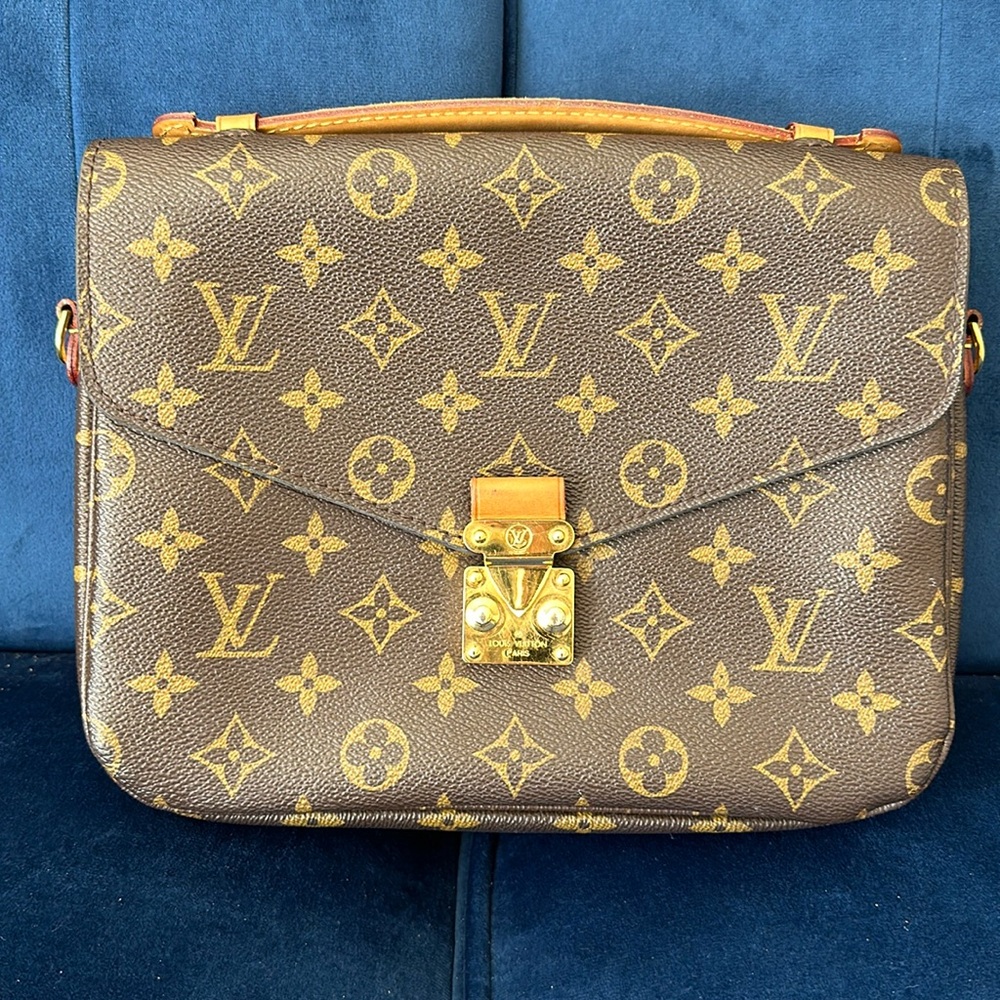 Louis Vuitton Pochette Métis Shoulder Bag - Monogram M40780
